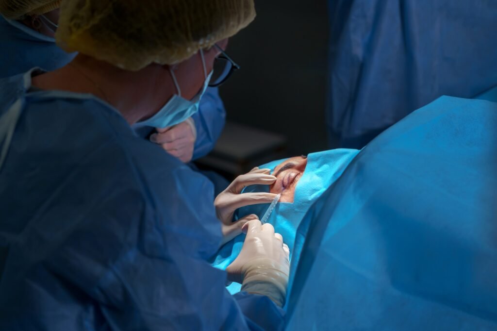 Injects into the eyelid. Blepharoplasty at an ophthalmology clinic